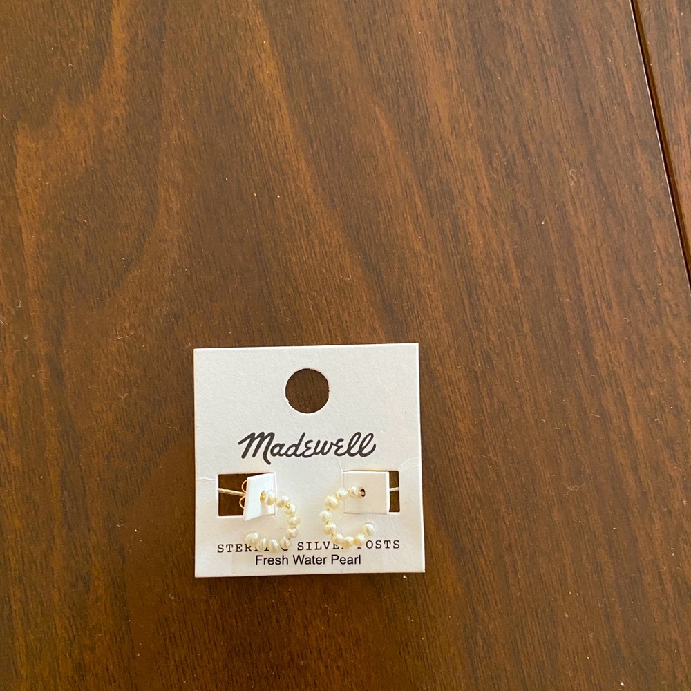 Madewell fresh water pearl earrings